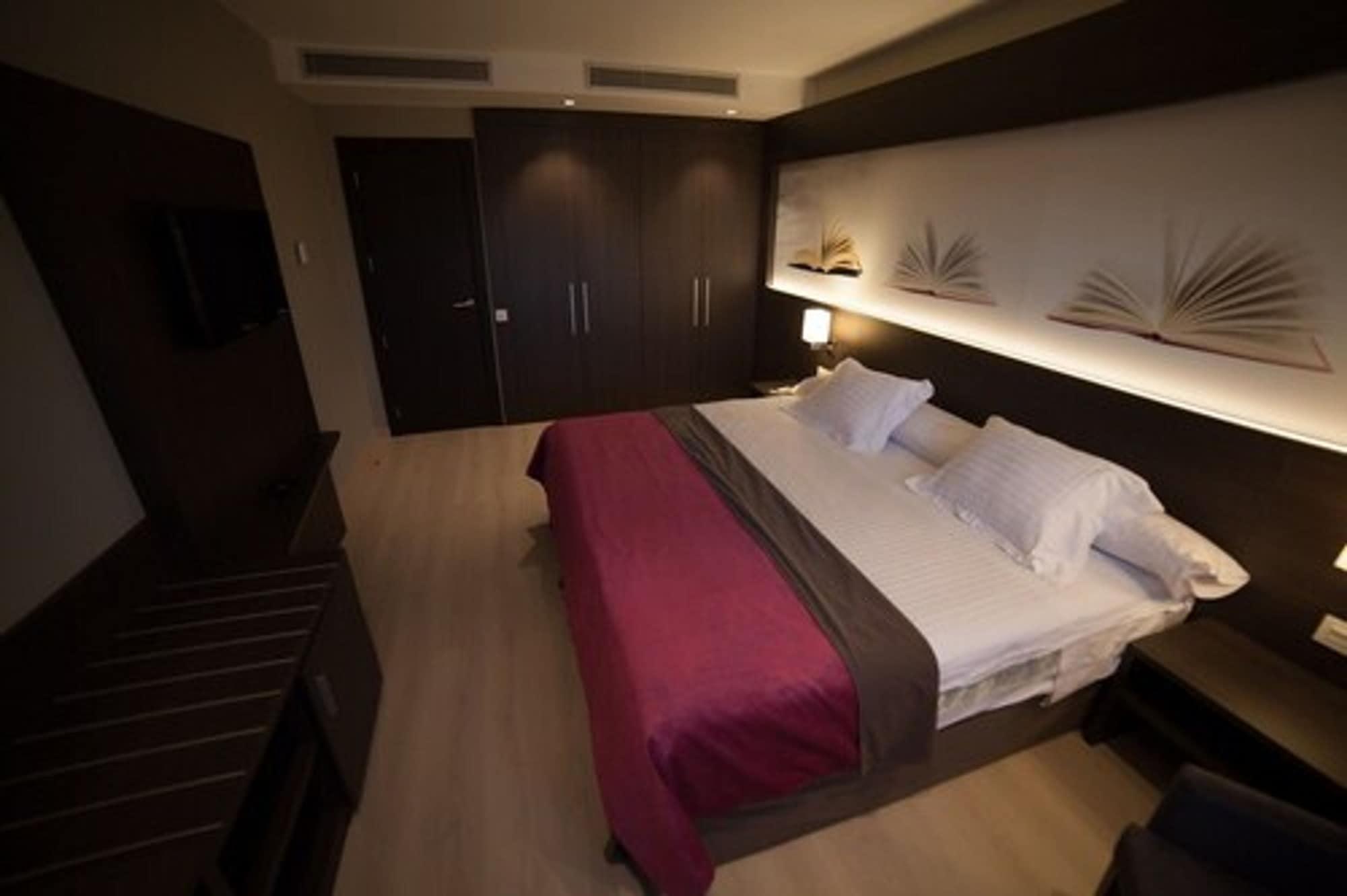 Brea's Hotel