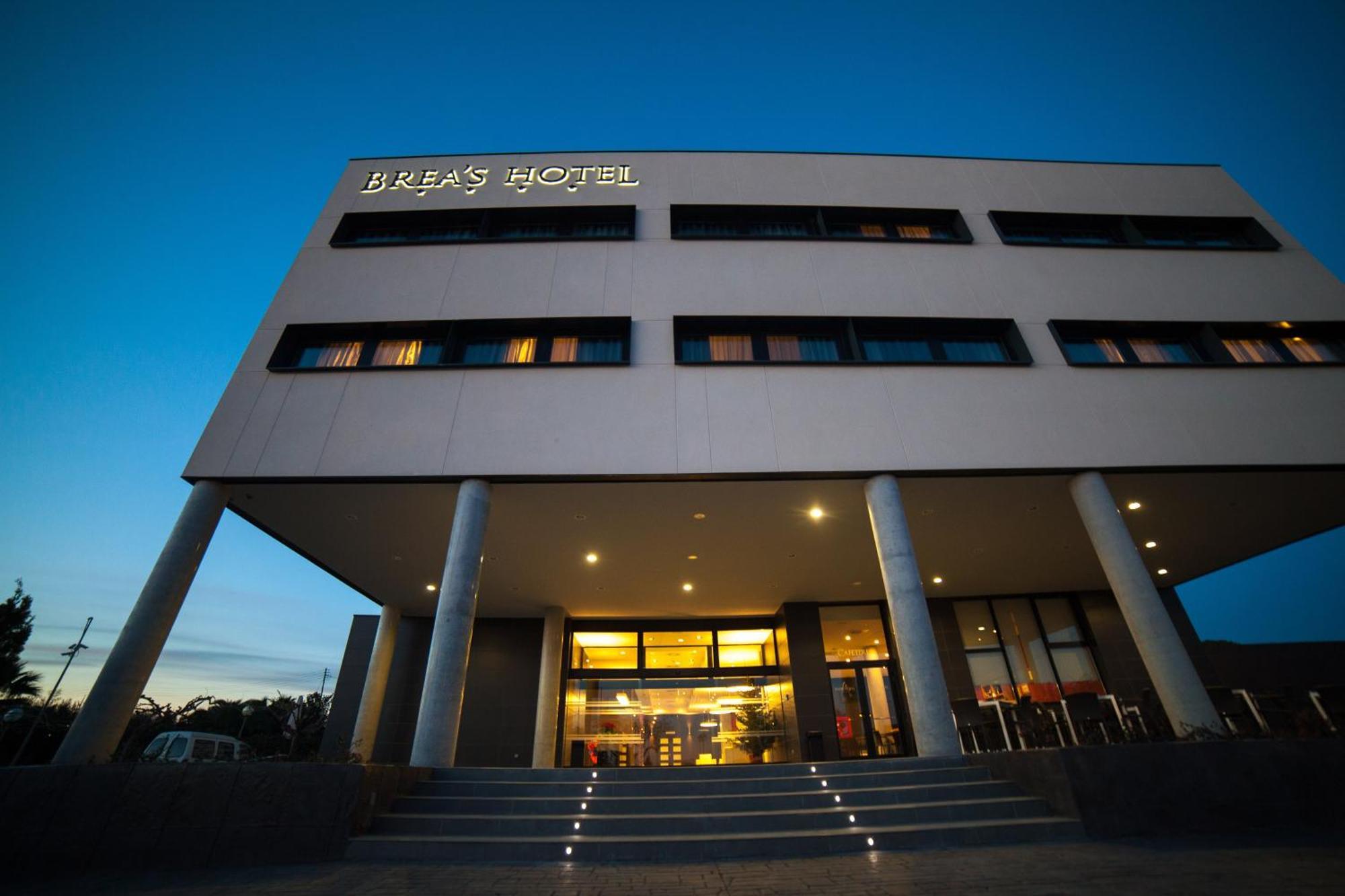 Hotel Brea's